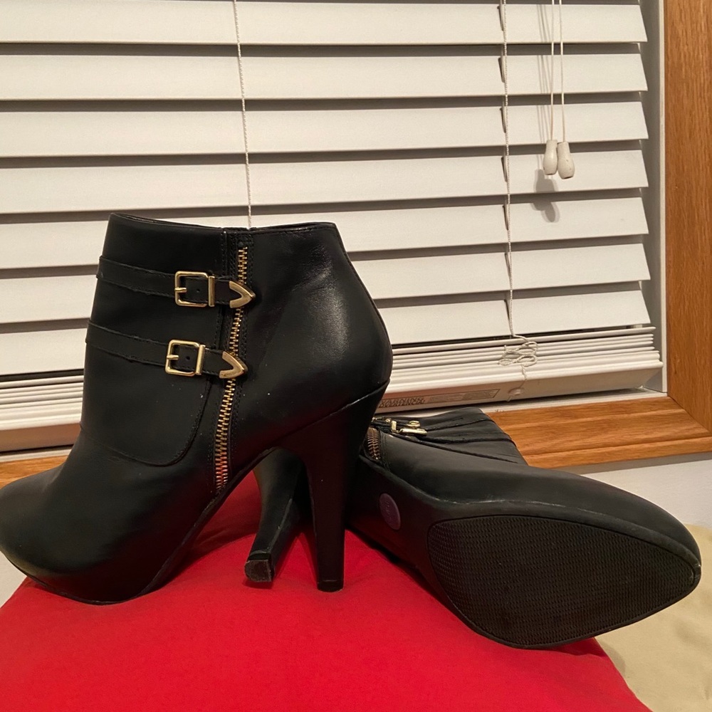 Never worn Black booties